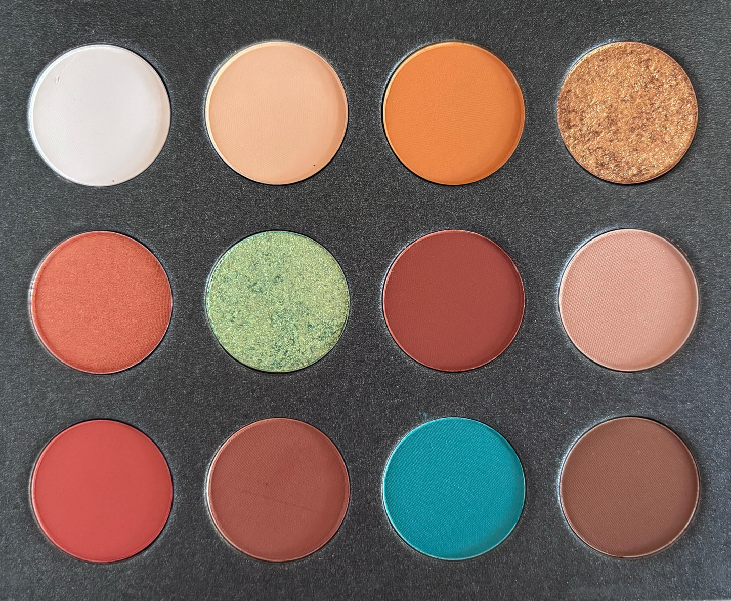 Rich, Highly Pigment Eye Shadow 12 Color Eye Shadow Palette Top View