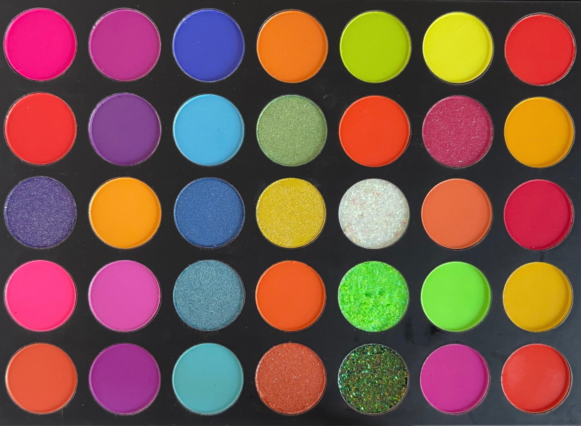 Rich, Highly Pigmented 35 Color Eyeshadow top view